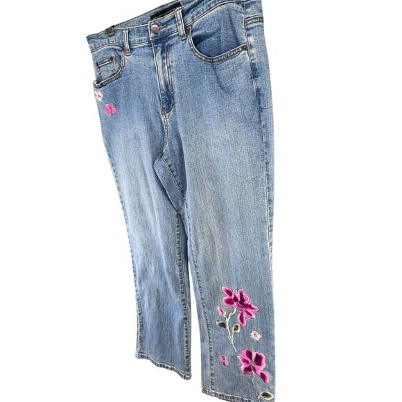 Venezia Jeans Womens 14 Blue Floral Embroidery Straight High Rise Boho Cottage - Picture 2 of 12